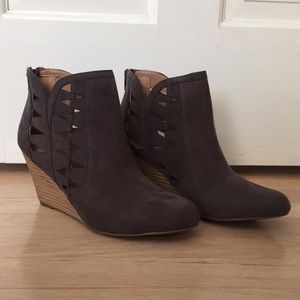 Report Wedge Bootie